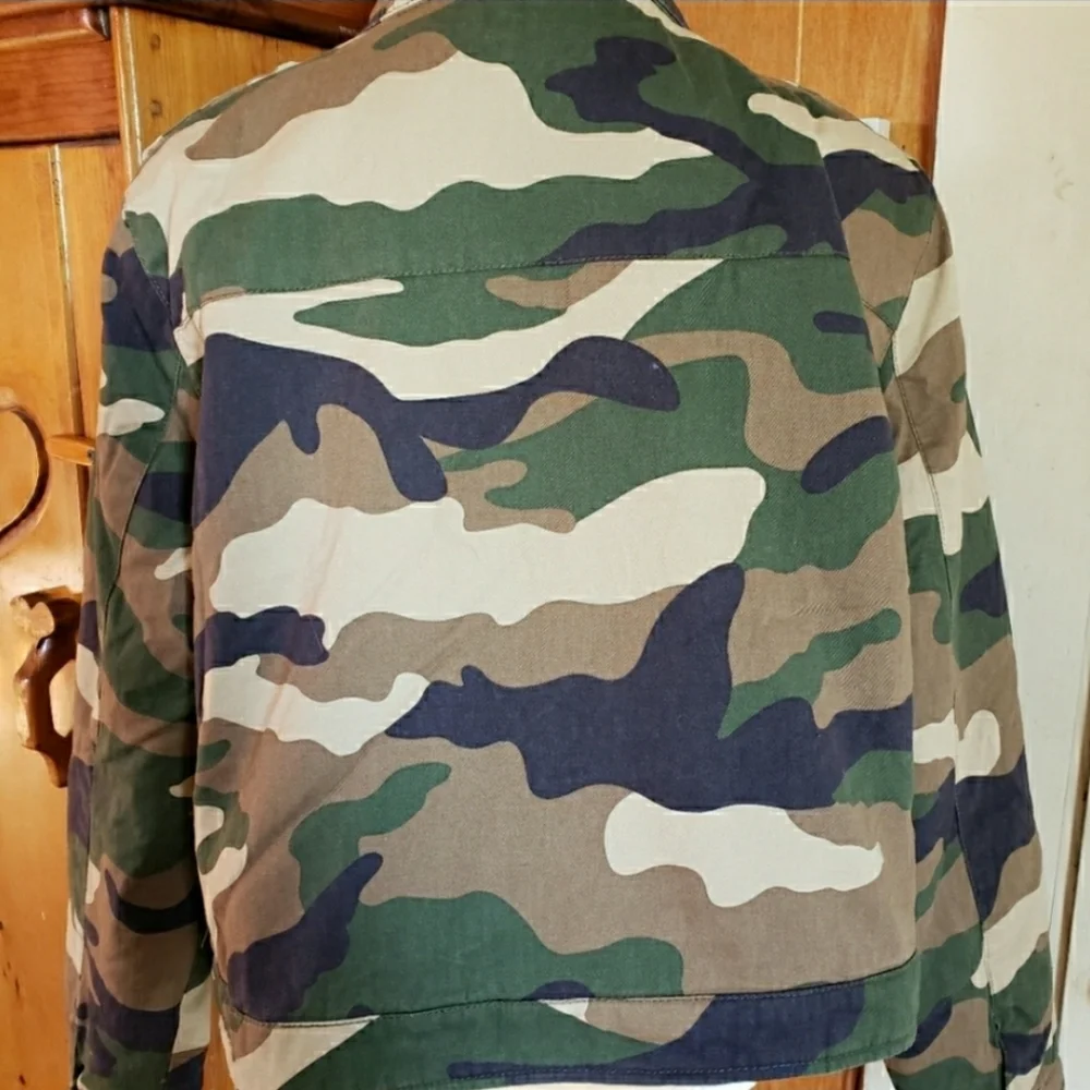 NWT Camo Cropped Forever 21 Jacket XXL - Picture 2 of 7